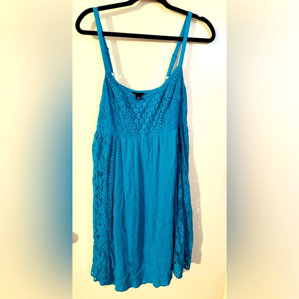 Torrid Lace summer dress. Size 00.